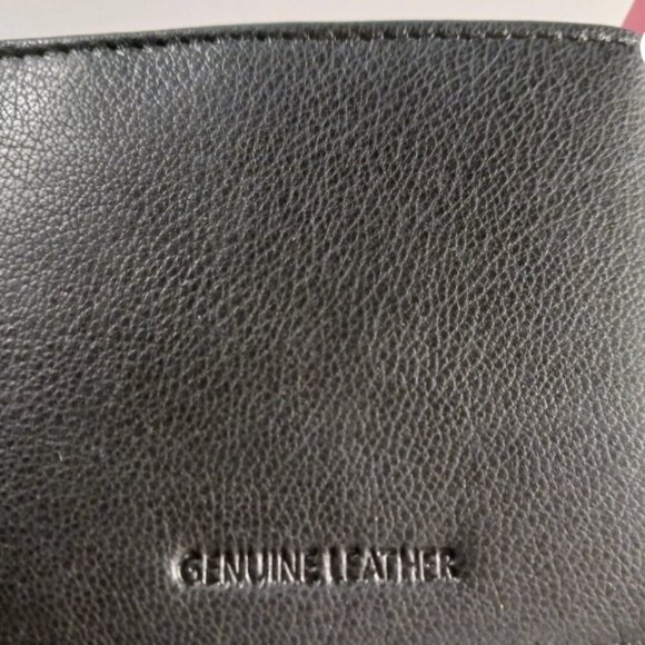 True Religion Mens Wallet Bifold Black Horseshoe Gold Logo Genuine Leather RFID - Picture 10 of 13